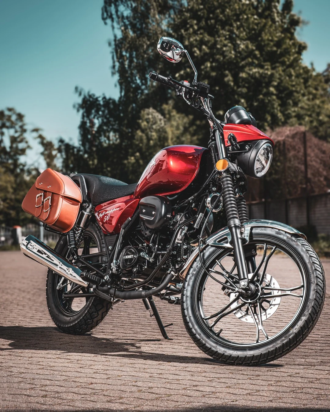 Fotografia motocykla, quada lub pracy w salonie — kadr 06